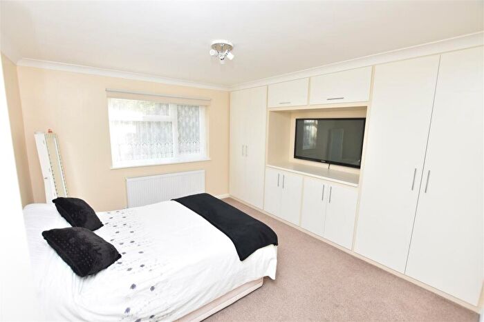 3 Bedroom Detached Bungalow For Sale In Private Setting - Rainbow Road, Canvey Island, SS8