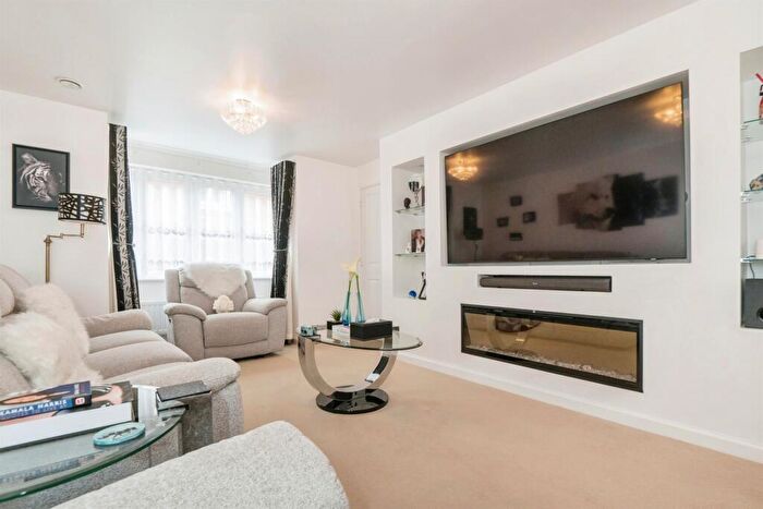 4 Bedroom Detached House For Sale In Cleverley Rise, Bursledon, Southampton, SO31