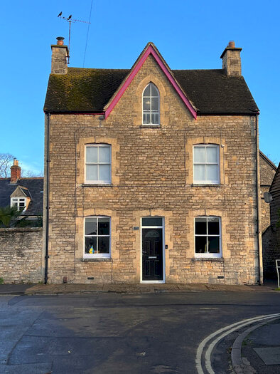 3 Bedroom Detached House To Rent In The Crofts, Witney, Oxfordshire, OX28