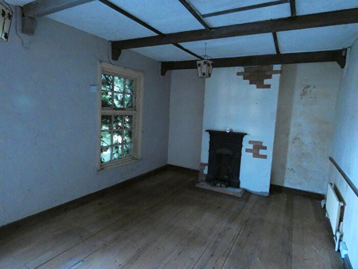 2 Bedroom Semi-Detached House For Sale In High Street, Luddington, Scunthorpe, DN17