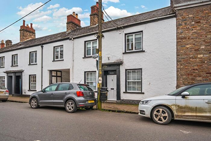 3 Bedroom End Terrace House For Sale In Brook Street, Bampton, Tiverton, EX16