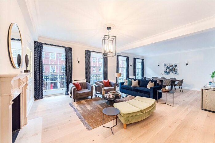 4 Bedroom Flat To Rent In Grosvenor Square, Mayfair, W1K