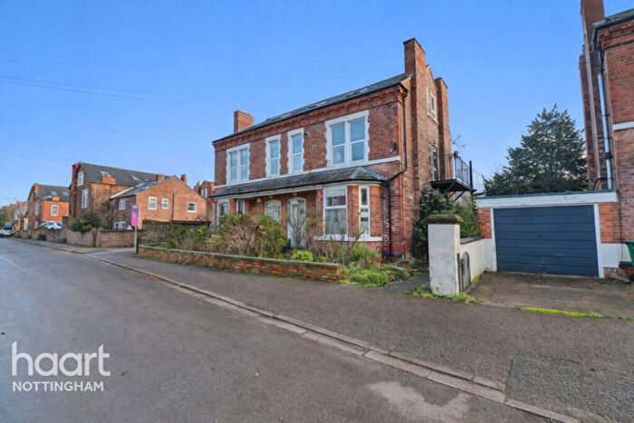 2 Bedroom Apartment For Sale In Henry Road, West Bridgford, NG2