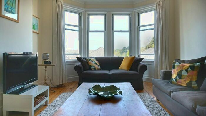 3 Bedroom Flat To Rent In Netherby Road, Trinity, Edinburgh, EH5