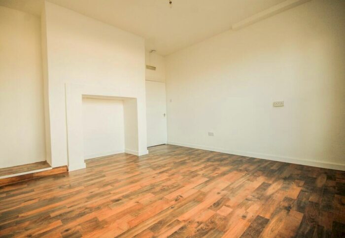 2 Bedroom Maisonette To Rent In High Street, Sheerness, ME12