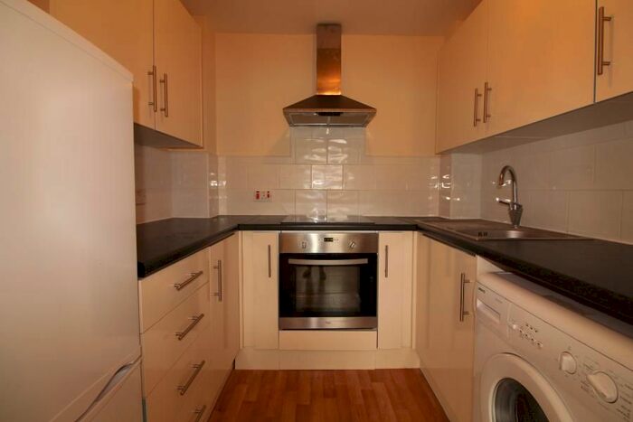 1 Bedroom Flat To Rent In Bradley Road, Enfield, EN3