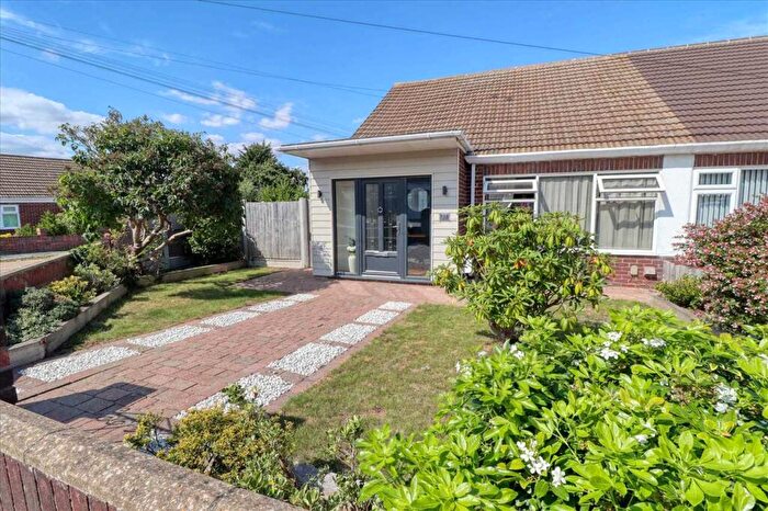 2 Bedroom Bungalow For Sale In Hawthorn Road, Great Clacton, CO15