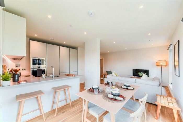 2 Bedroom Flat To Rent In Lyons Dock House, Oldfield Lane North, Greenford, UB6