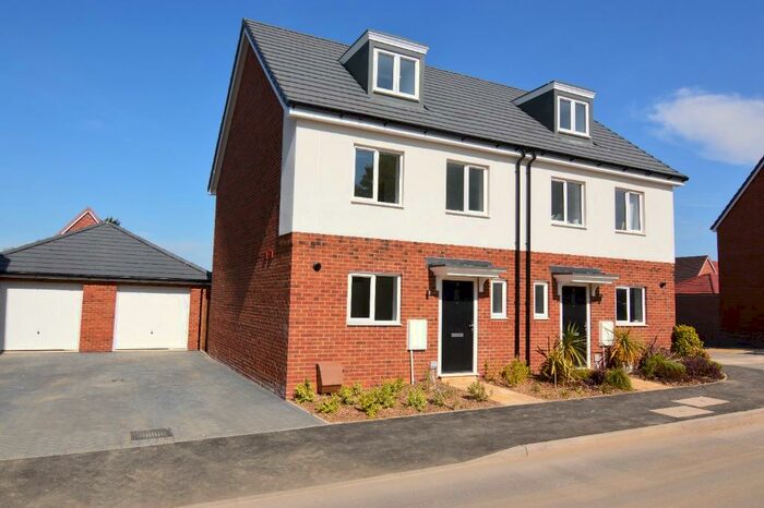 4 Bedroom Semi-Detached House To Rent In Donnington Grove, Binfield, RG42