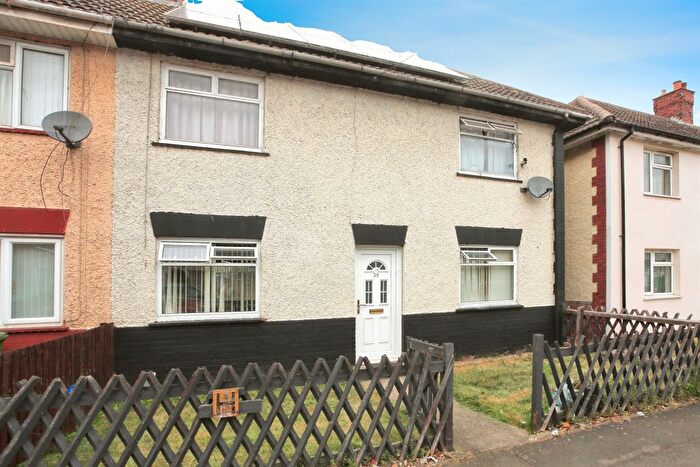 3 Bedroom Semi-detached House For Sale In Thistlemoor Road, Peterborough, PE1
