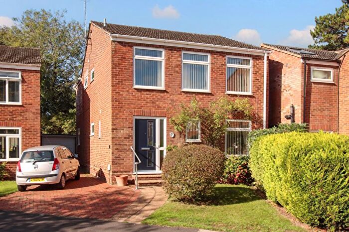4 Bedroom Detached House For Sale In Elm Tree Walk, Tring, HP23