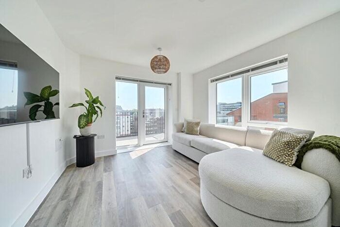 1 Bedroom Flat For Sale In Amber House, Bracknell, Berkshire, RG12