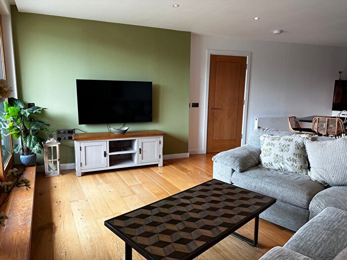 2 Bedroom Flat For Sale In Candle House, Granary Wharf, LS1