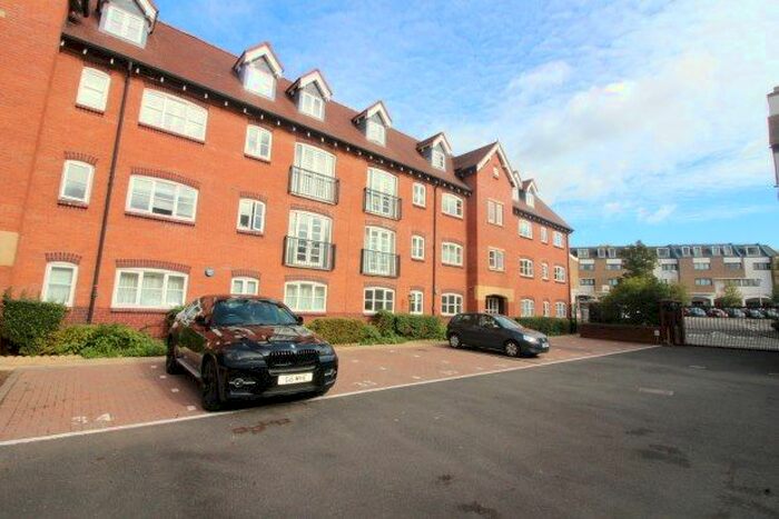 1 Bedroom Flat To Rent In Bowling Green Street, Warwick, CV34