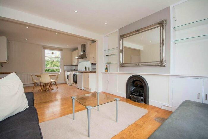 2 Bedroom Flat To Rent In Clitheroe Road, London, SW9