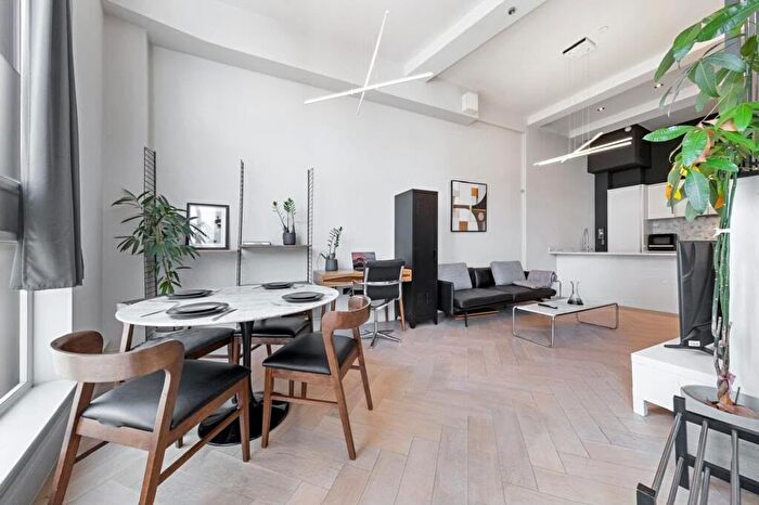 2 Bedroom Maisonette To Rent In Crabtree Lane, London, SW6