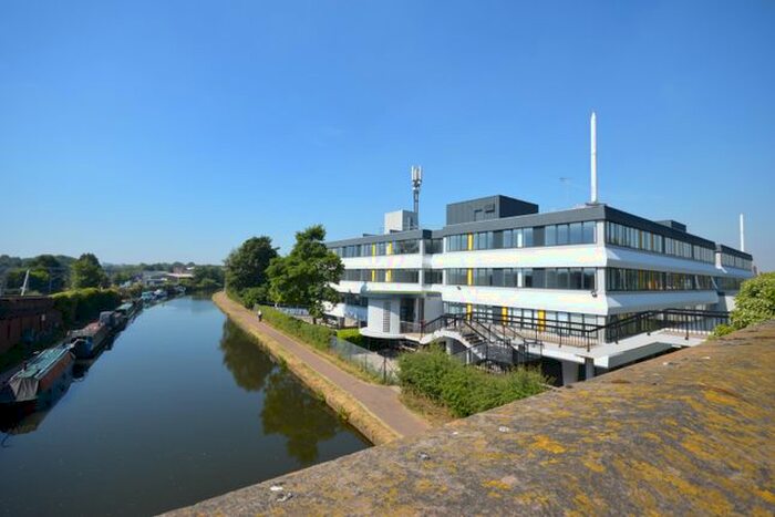 1 Bedroom Flat To Rent In Park Road, Timperley, Altrincham, WA14