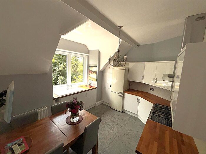 2 Bedroom Apartment For Sale In Widmore Road, Bromley, BR1