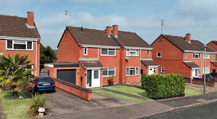 2 Bedroom Semi-Detached House For Sale In Napton Drive, Off Pound Lane, Leamington Spa, CV32