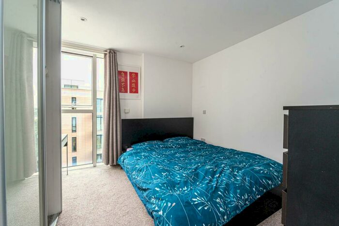 1 Bedroom Flat To Rent In Riverside Apartments, Stoke Newington, London, N4