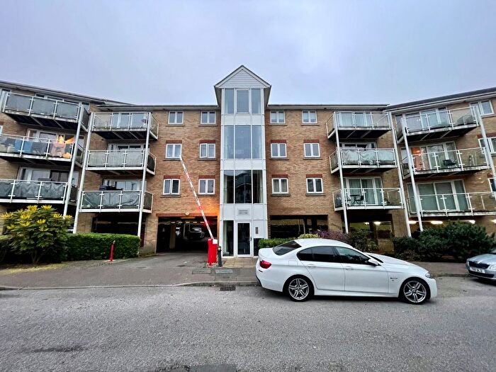 2 Bedroom Flat To Rent In Foxglove Way, Luton, LU3