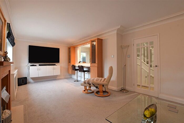 4 Bedroom Detached House For Sale In Blake Hall Drive, Wickford, Essex, SS11