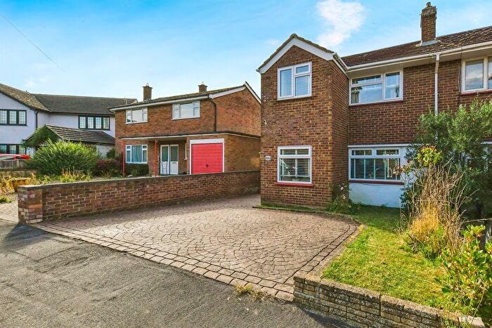 3 Bedroom Semi-Detached House For Sale In Barley Ponds Road, Ware, SG12