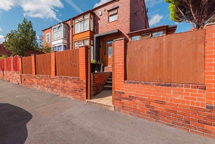 4 Bedroom Semi Detached House For Sale In Lonsdale Road, Heaton, BL1
