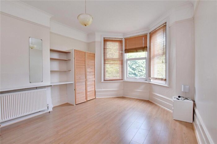Studio To Rent In Charlton Road, Blackheath, London, SE3