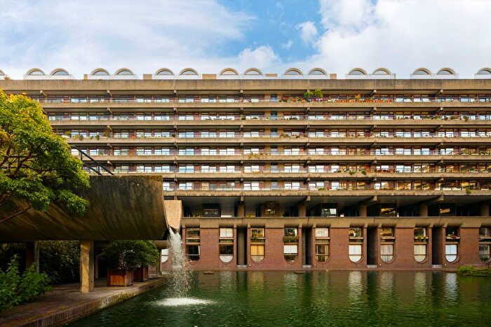 2 Bedroom Flat To Rent In Barbican, Andrewes House, EC2Y