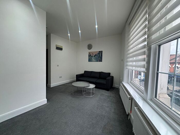 2 Bedroom Flat To Rent In London, NW10