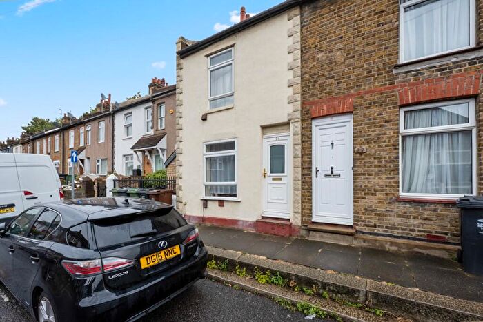 3 Bedroom End Of Terrace House For Sale In Mount Pleasant Road, Dartford, DA1