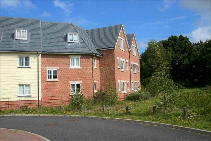 2 Bedroom Flat To Rent In Pine Drive, Purdis Farm, Ipswich, IP3