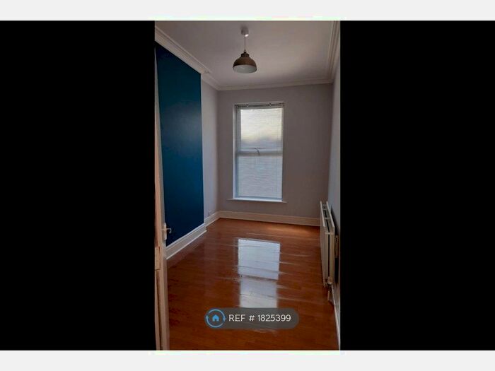 2 Bedroom Flat To Rent In Hawarden Road, Colwyn Bay, LL29