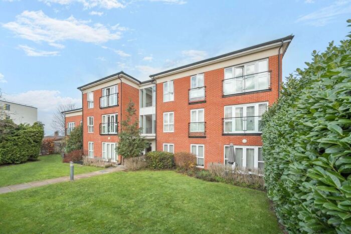 2 Bedroom Flat For Sale In Kendra Hall Road, South Croydon, CR2