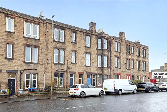 1 Bedroom Flat For Sale In / Piersfield Terrace, Edinburgh, EH8