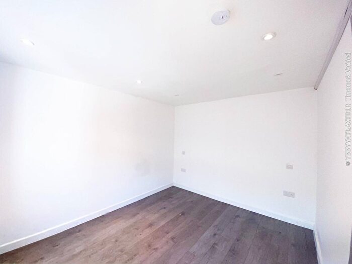 2 Bedroom Bungalow To Rent In Selborne Gardens, London, NW4