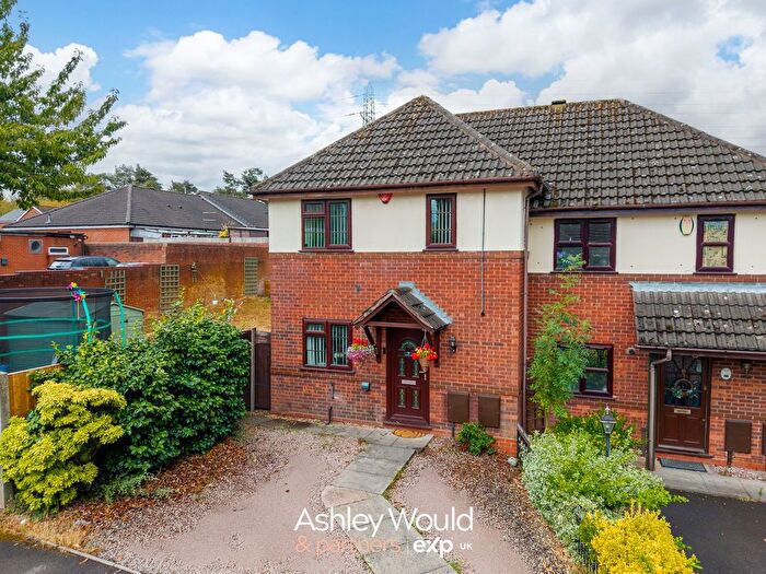 3 Bedroom Semi Detached House For Sale In Pearce Close, Dudley, DY1
