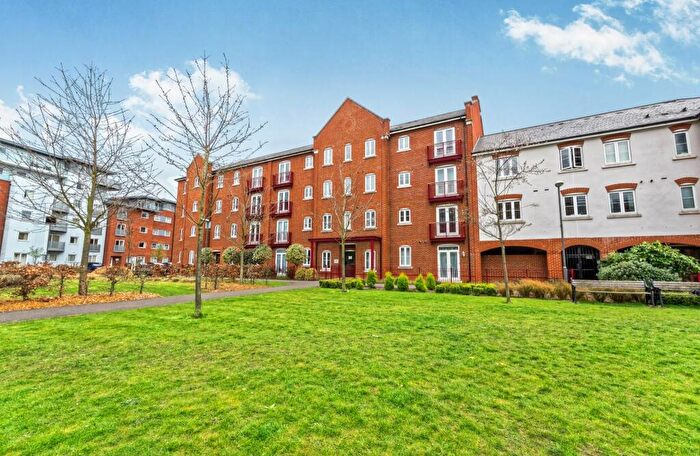 3 Bedroom Apartment To Rent In Barnshaw House, HP21