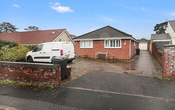 3 Bedroom Bungalow For Sale In Brympton Close, Fordingbridge, SP6