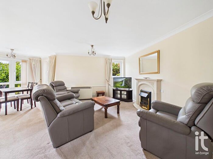 2 Bedroom Apartment For Sale In Flat Woodgrove Court, Peter Street, Stockport, SK7