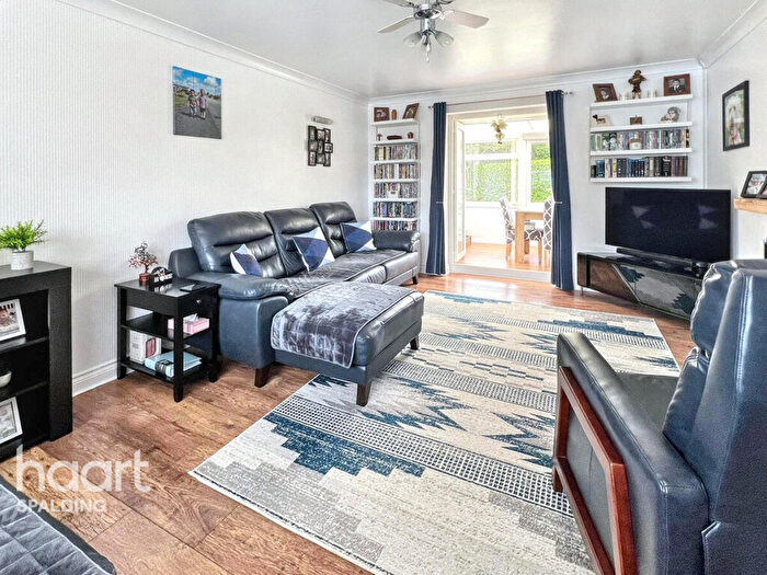 3 Bedroom Detached Bungalow For Sale In Glen Gardens, Surfleet, PE11