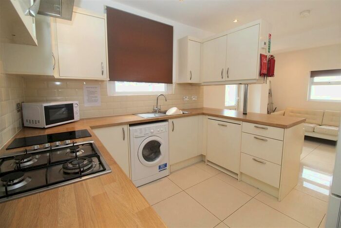 6 Bedroom Property To Rent In North Road, Cardiff, CF14