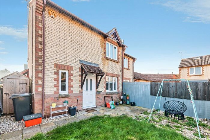 1 Bedroom End Of Terrace House For Sale In Archer Close, Swindon, SN2