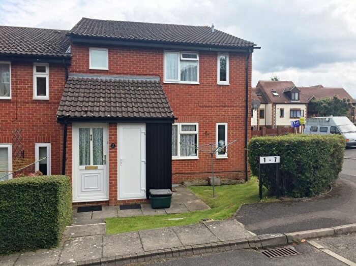 Studio To Rent In Bevelwood Gardens, High Wycombe, HP12