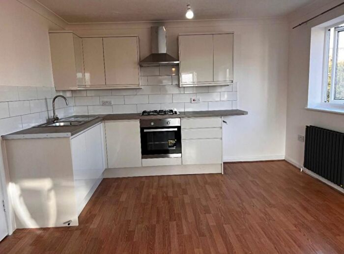 1 Bedroom Flat To Rent In Alexandra Road, Romford, RM1