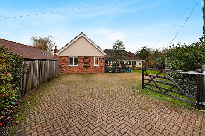 3 Bedroom Detached Bungalow For Sale In South Hanningfield Road, Rettendon Common, Chelmsford, CM3