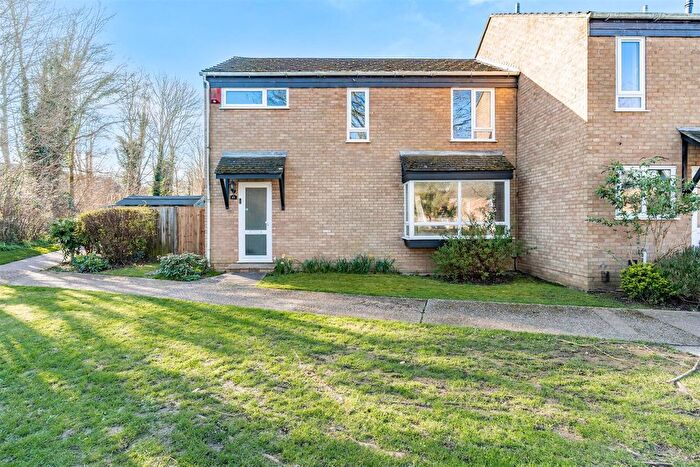 4 Bedroom Property For Sale In Chapel Wood, New Ash Green, DA3