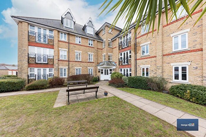 2 Bedroom Flat To Rent In Whittaker Lodge Gater Drive, London, EN2