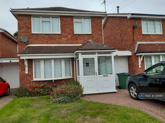 3 Bedroom Detached House To Rent In Railway Street, West Bromwich, B70
